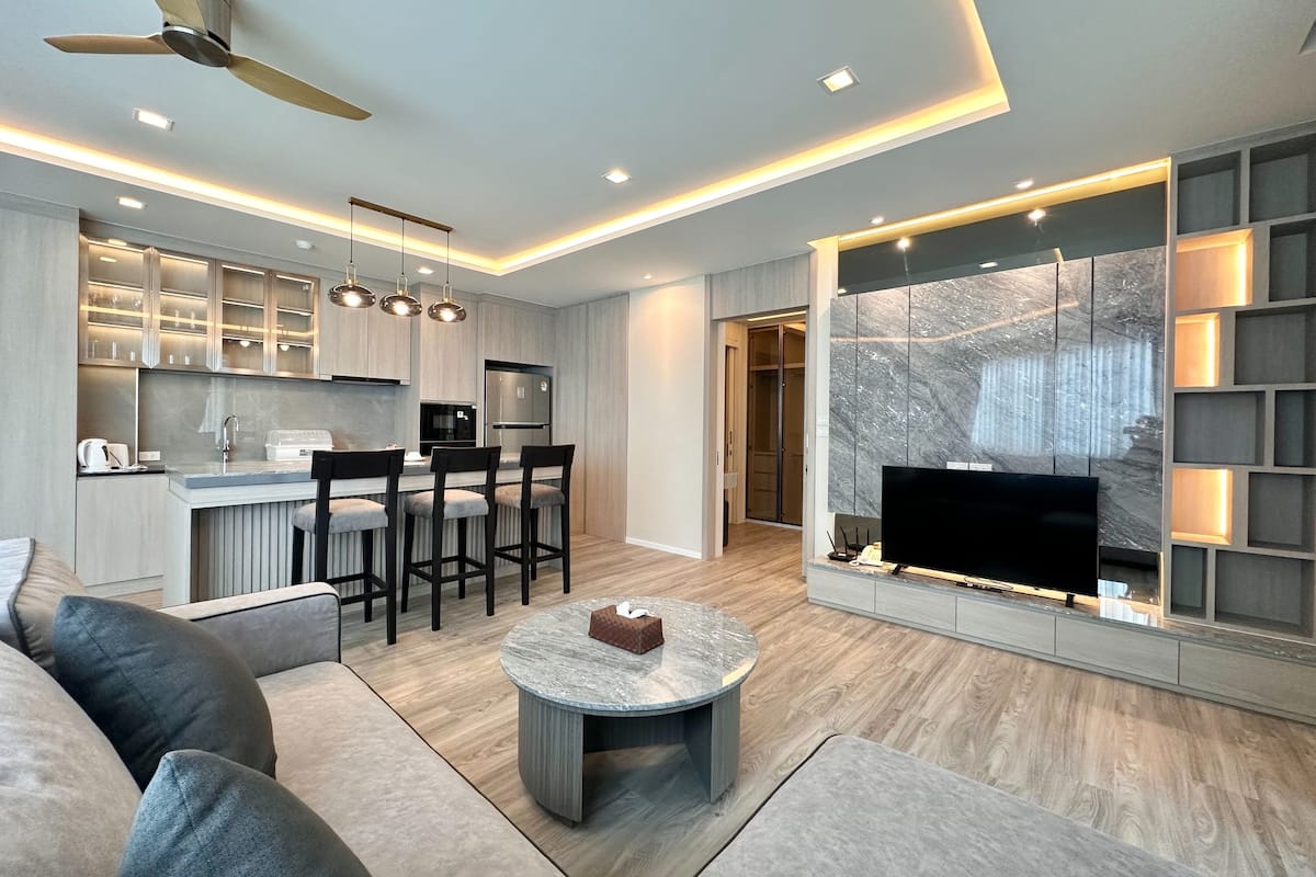 2 Bedrooms Family Deluxe | Living area