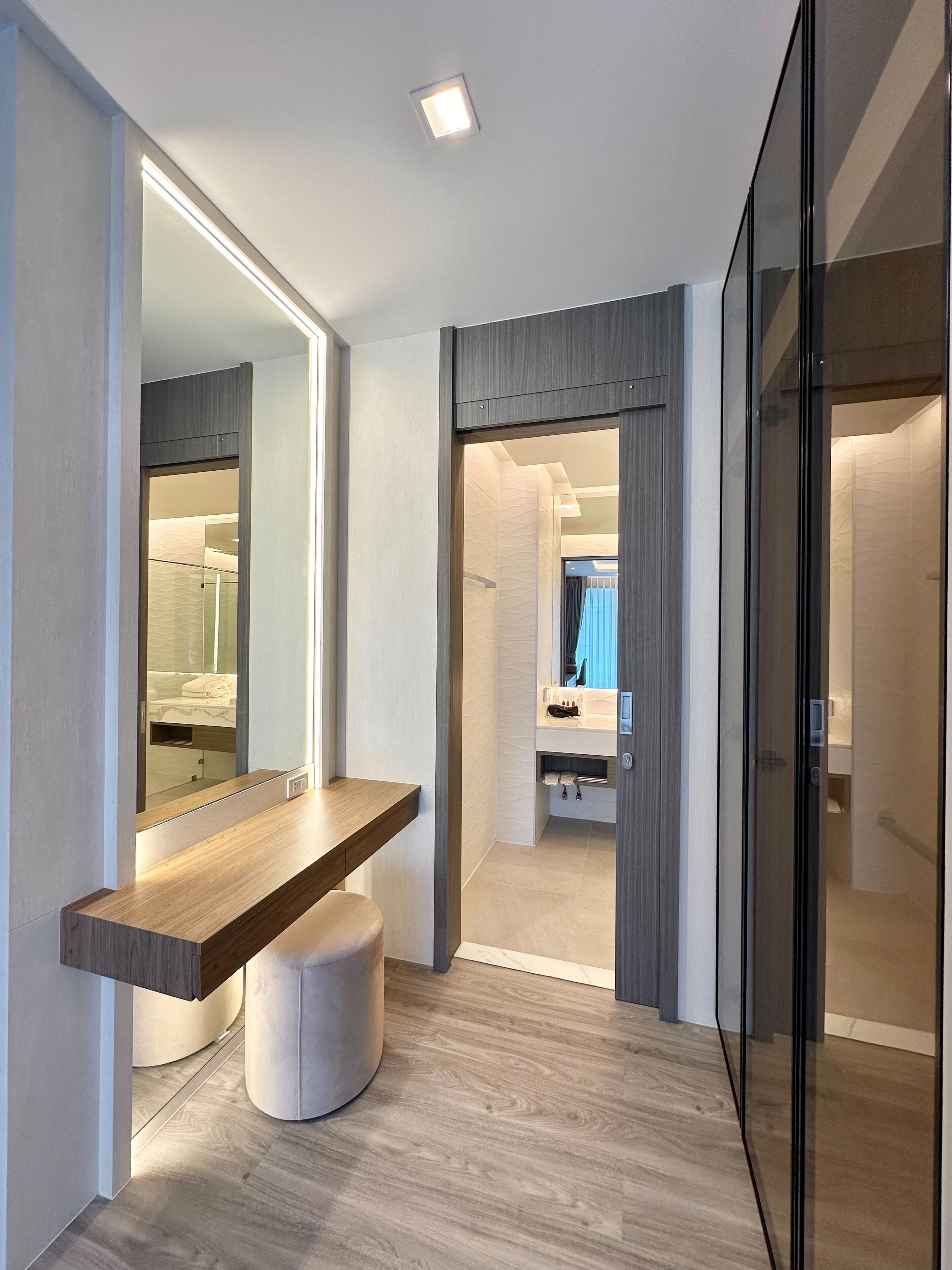 1 Bedroom Deluxe | In-room safe, desk, blackout drapes, free WiFi