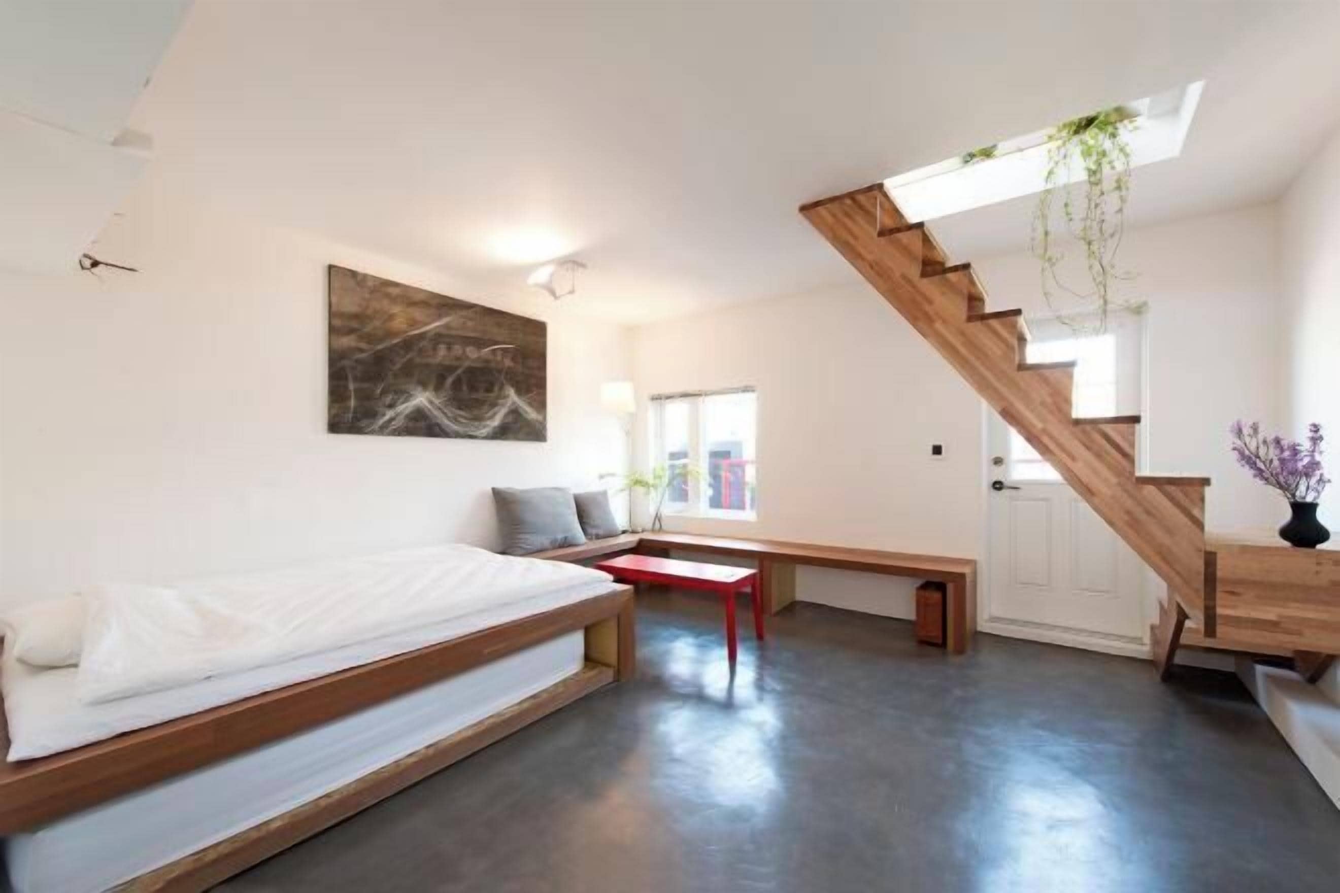 Blackout curtains, free WiFi, bed sheets