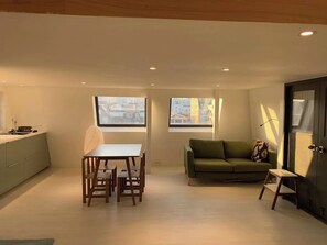 Elite Penthouse | Living area | Heated floors - iHouse ChinChin (Seoul)