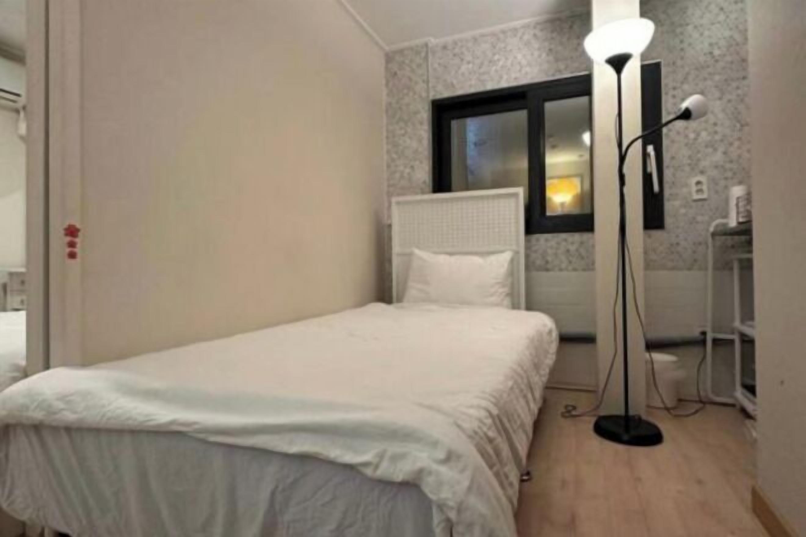 Blackout curtains, free WiFi, bed sheets