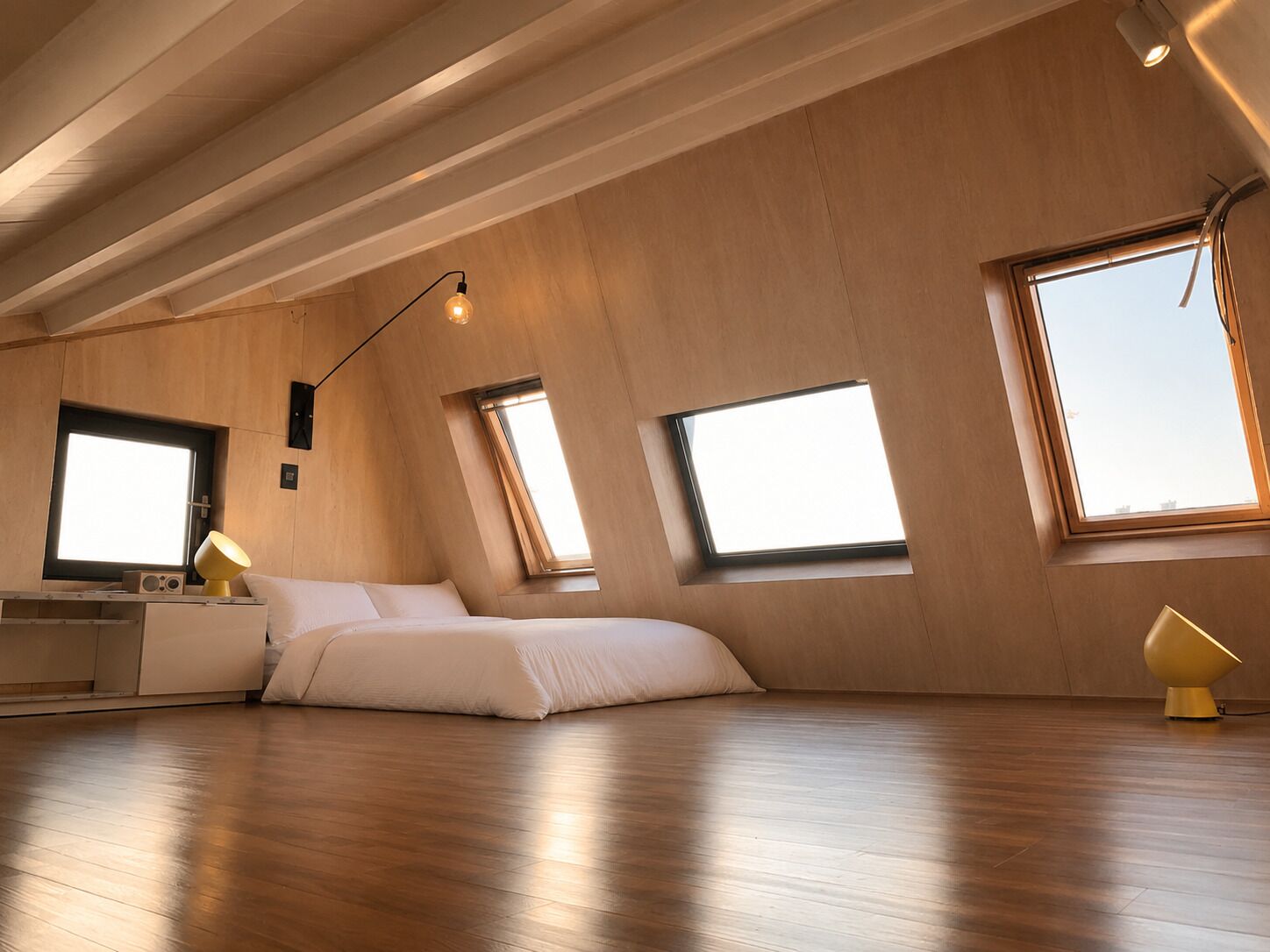 Cortinas blackout, wifi gratis y ropa de cama 