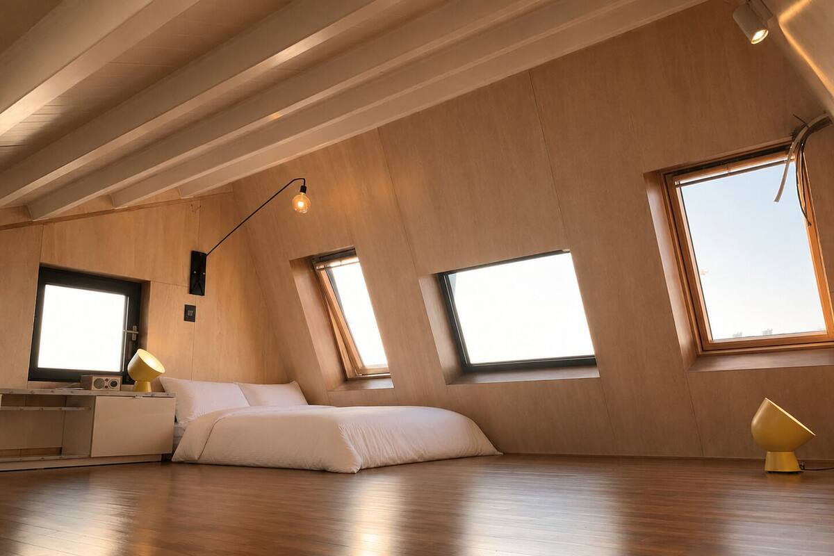 Elite Penthouse | Blackout drapes, WiFi (free), bed sheets