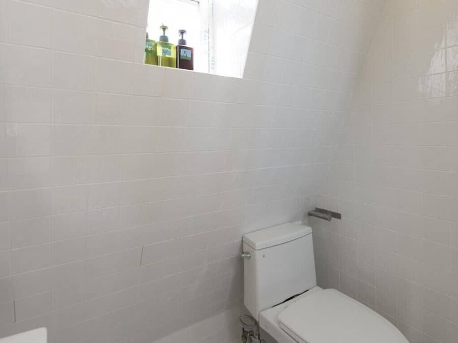 Ducha, secador de pelo, toallas
