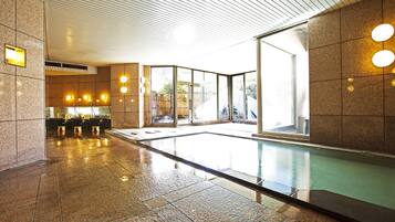 Bồn tắm spa trong nhà