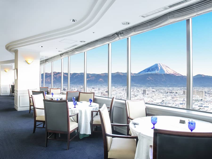 2 Restaurants, Mittagessen, Abendessen, osteuropäische Küche