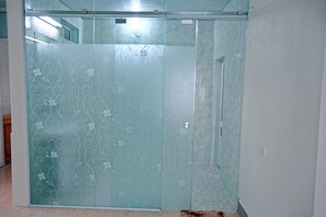 Buồng tắm vòi sen