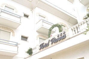 Front of property - Hotel Vienna (Bellaria-Igea Marina)