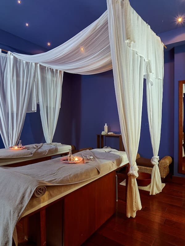 Sale per trattamenti di coppia, sauna, vasca idromassaggio, bagno turco