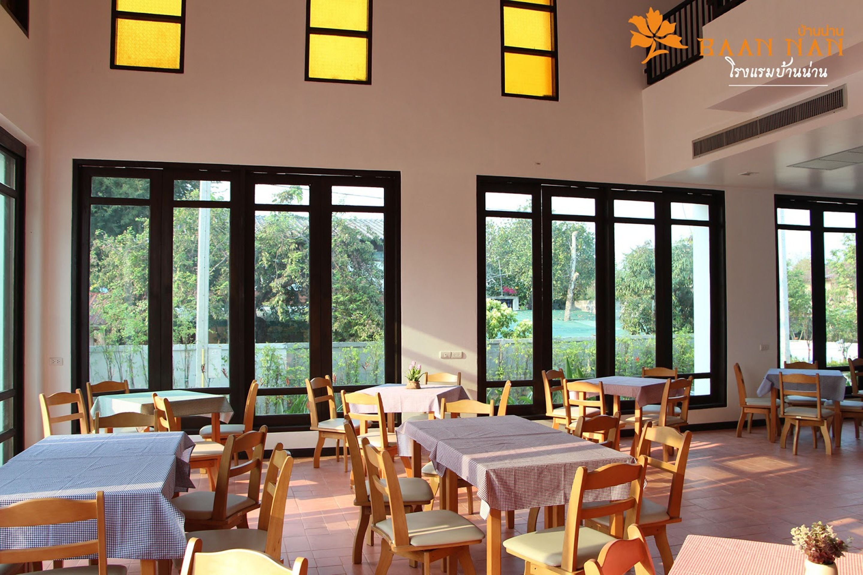 breakfast, lunch, dinner served; thai cuisine