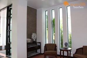 Lobby sitting area - Baan Nan Hotel (Nan)