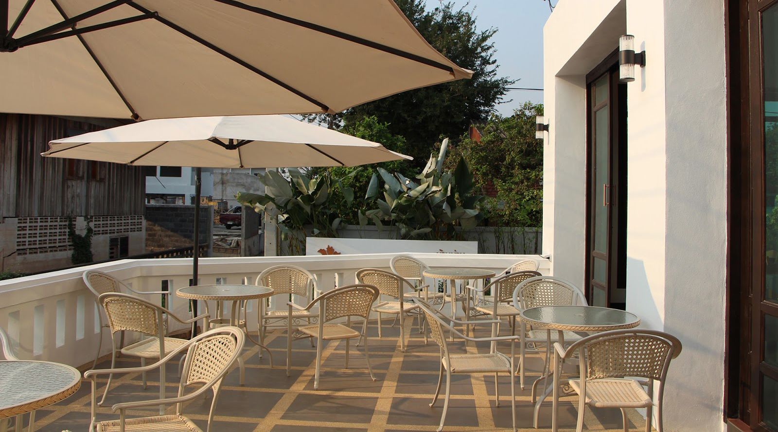 breakfast, lunch, dinner served; thai cuisine