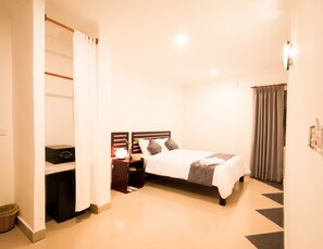 Superior-Doppelzimmer, 1 Queen-Bett | Zimmersafe, Schreibtisch, kostenloses WLAN