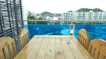 3 Bedroom E609 | Balcony view