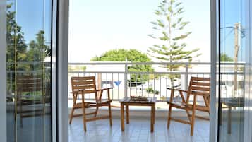 1 bedroom, premium bedding, in-room safe, desk