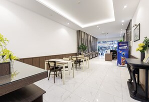 Lobby - Collection O Le Grand Hanoi hotel โ The Tryst (Hanoi)