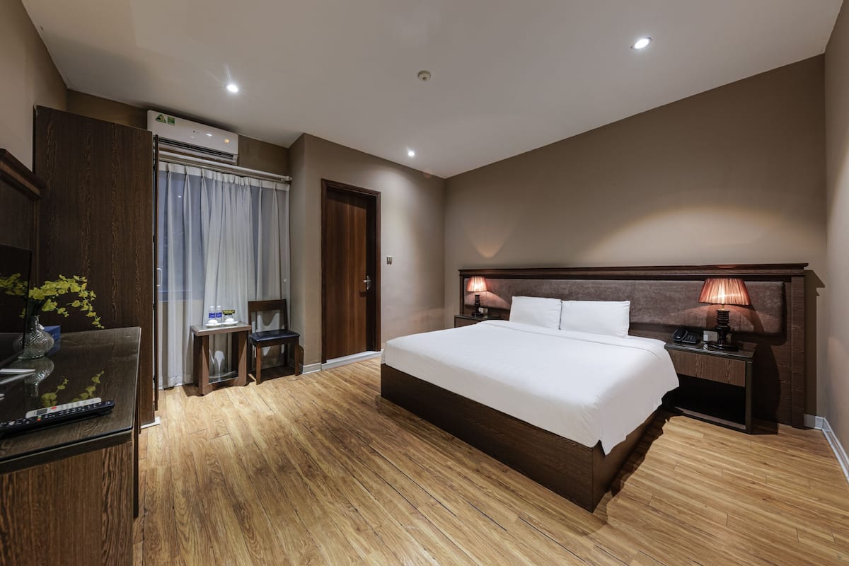 Superior Double Room | 1 bedroom, minibar, in-room safe, desk