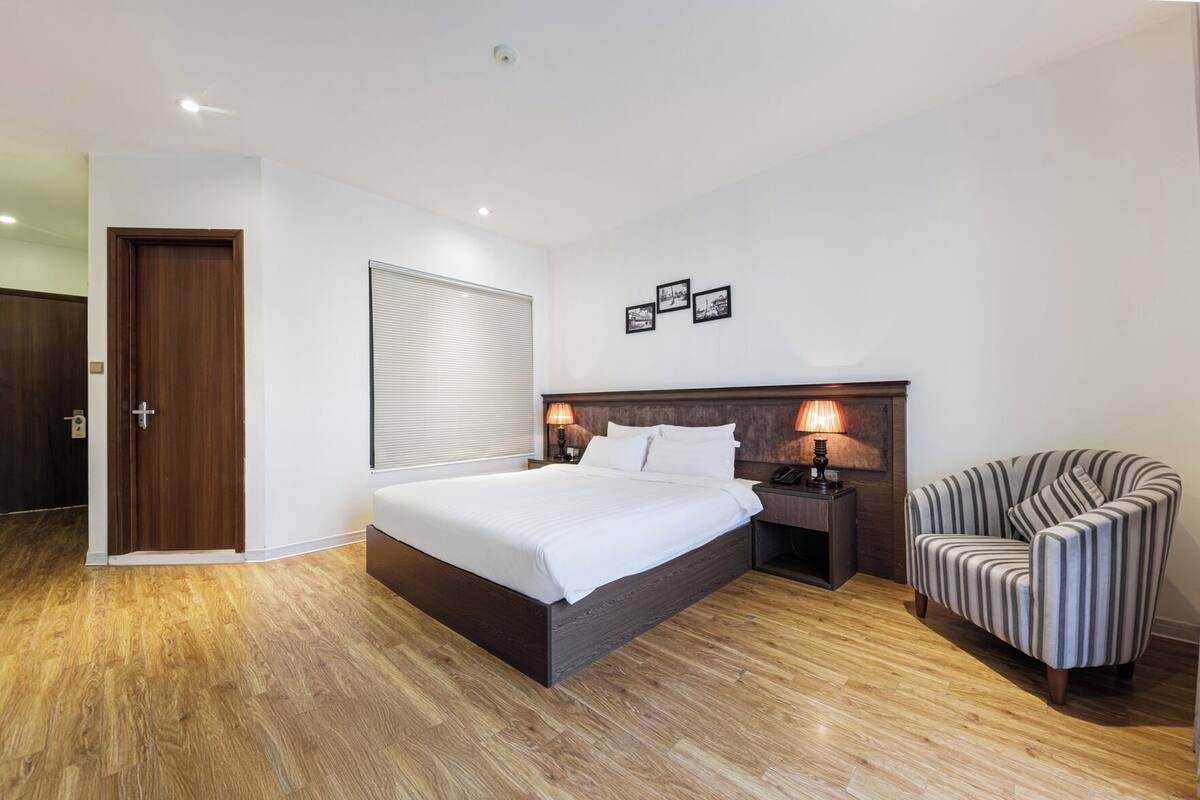 Minibar, in-room safe, desk, soundproofing