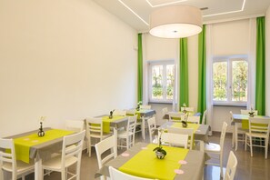Tempat makan