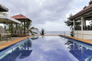 Pool - OYO 435 La Veranda Beach Resort (Dauis)