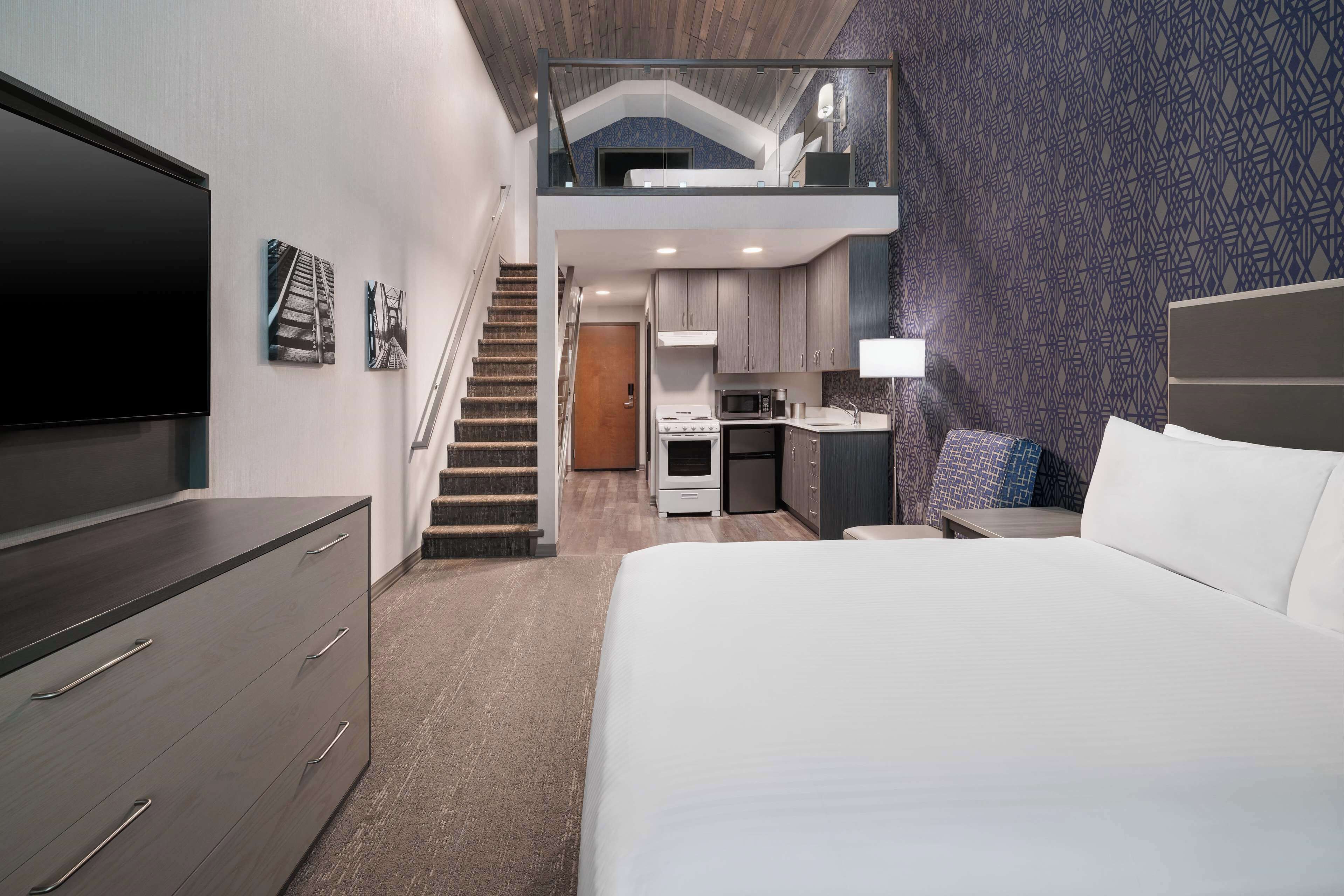 standard room, 2 queen beds, non smoking, kitchen | private kitchen | mini-fridge, microwave, coffee/tea maker