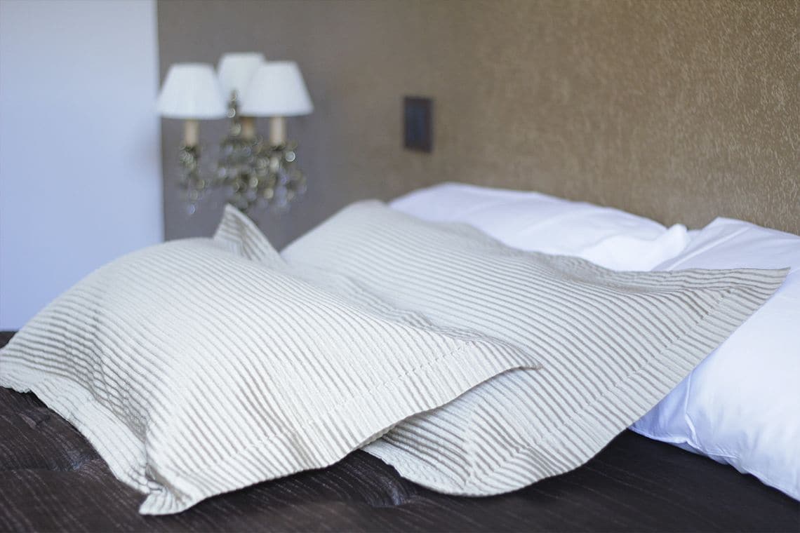 suite | desk, laptop workspace, iron/ironing board, free cots/infant beds