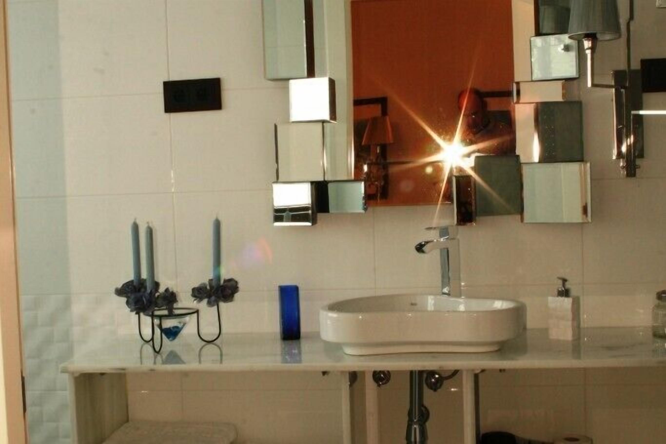 superior double room, 1 double bed | bathroom sink