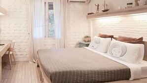 Design Room, 1 Queen Bed, Non Smoking, Refrigerator | Down comforters, laptop workspace, WiFi (free) - Srinual Lodge (Nan)