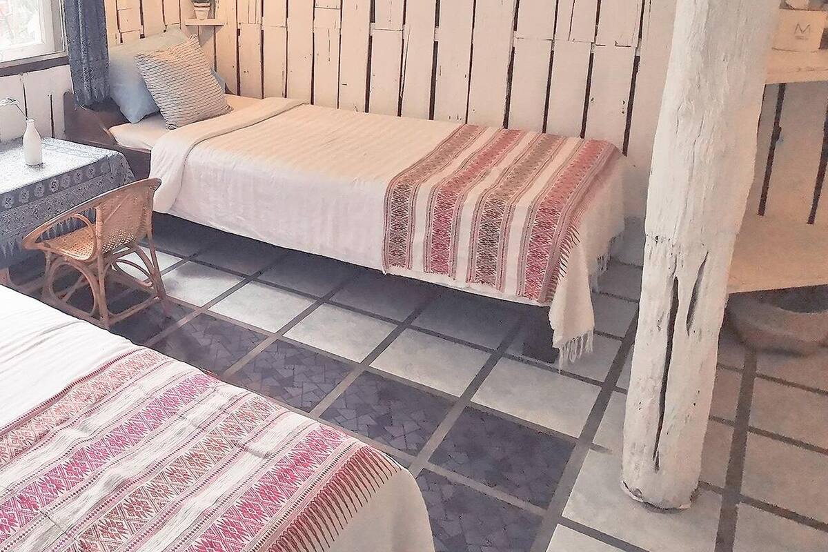 Standaard kamer, niet-roken, privébadkamer | Donsdekens, een laptopwerkplek, gratis wifi