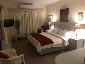 Room 4 Apartment  | In-room safe, desk, iron/ironing board, free WiFi