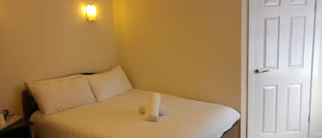 Dobbeltrom – standard (1 Double Bed) | Strykejern/-brett, wi-fi (inkludert) og sengetøy