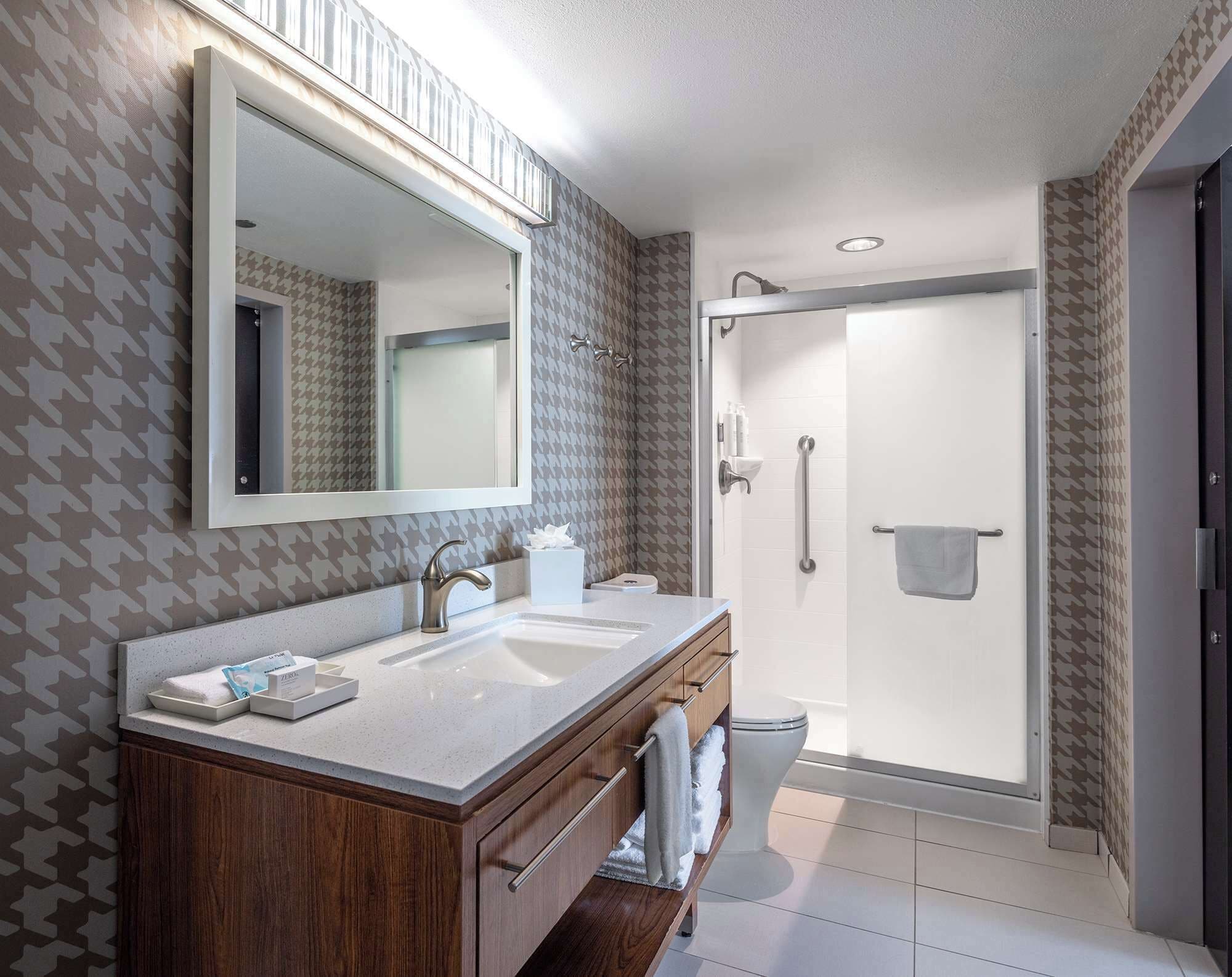 suite, 1 bedroom, non smoking (extended) | bathroom shower