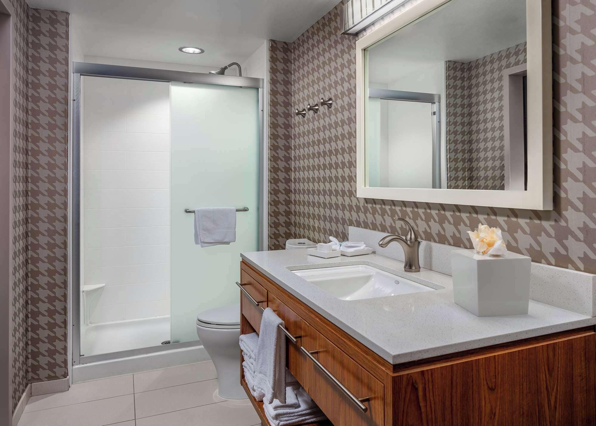 suite, 1 bedroom, non smoking | bathroom shower