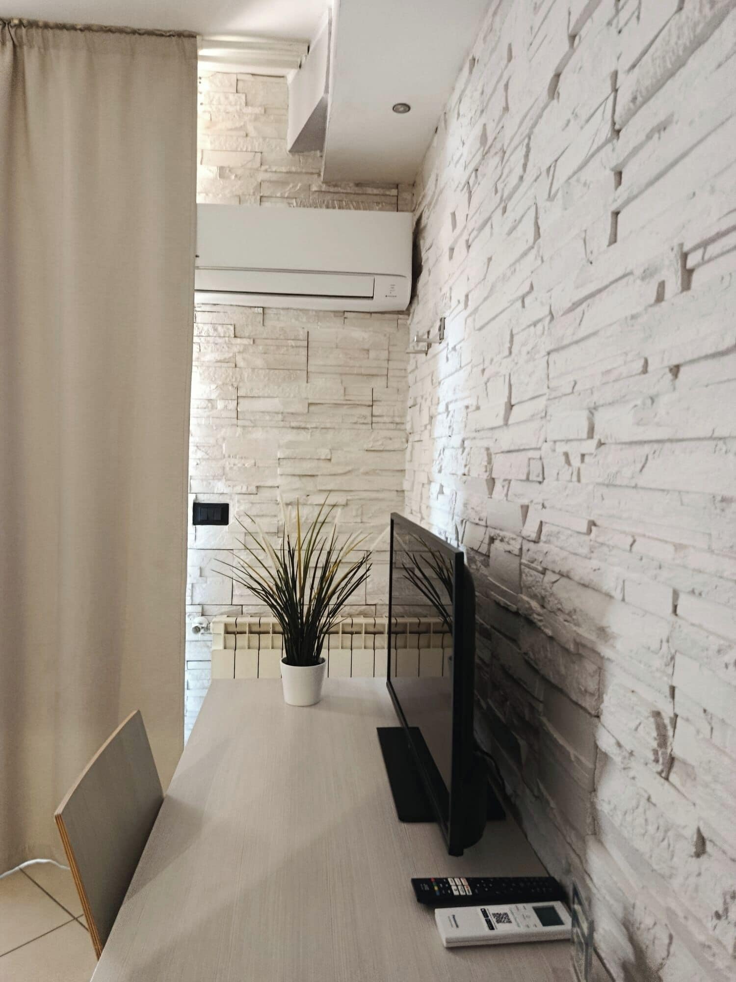 Classic Double or Twin Room, 1 Bedroom | In-room safe, desk, free WiFi, bed sheets