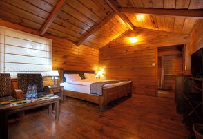 1 bedroom, Egyptian cotton sheets, premium bedding, minibar