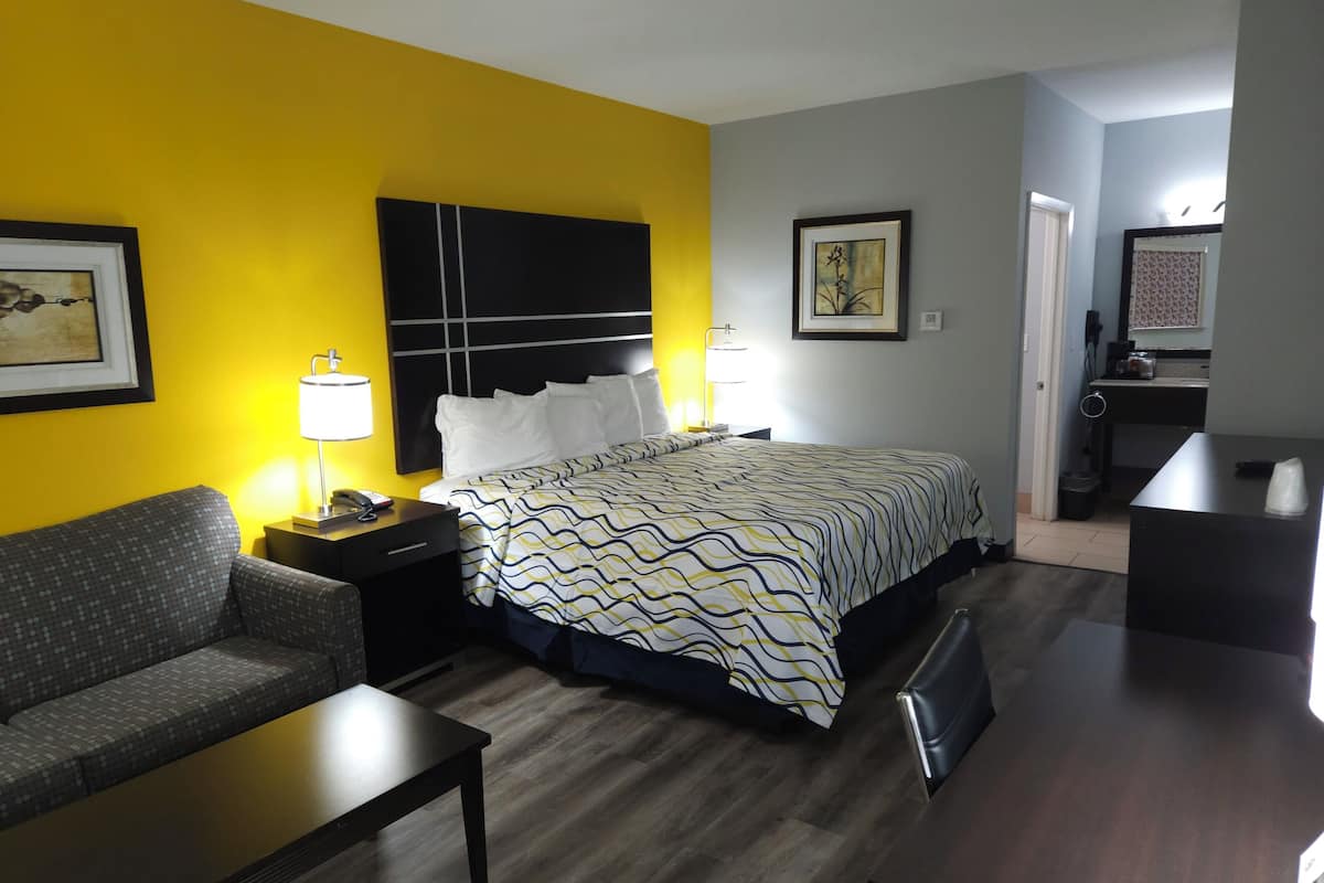 premium bedding, desk, iron/ironing board, rollaway beds