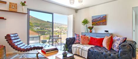 Apartment, 3 Schlafzimmer | Wohnbereich | Flachbildfernseher, Kamin