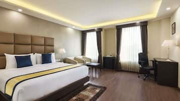 Egyptian cotton sheets, premium bedding, minibar, in-room safe