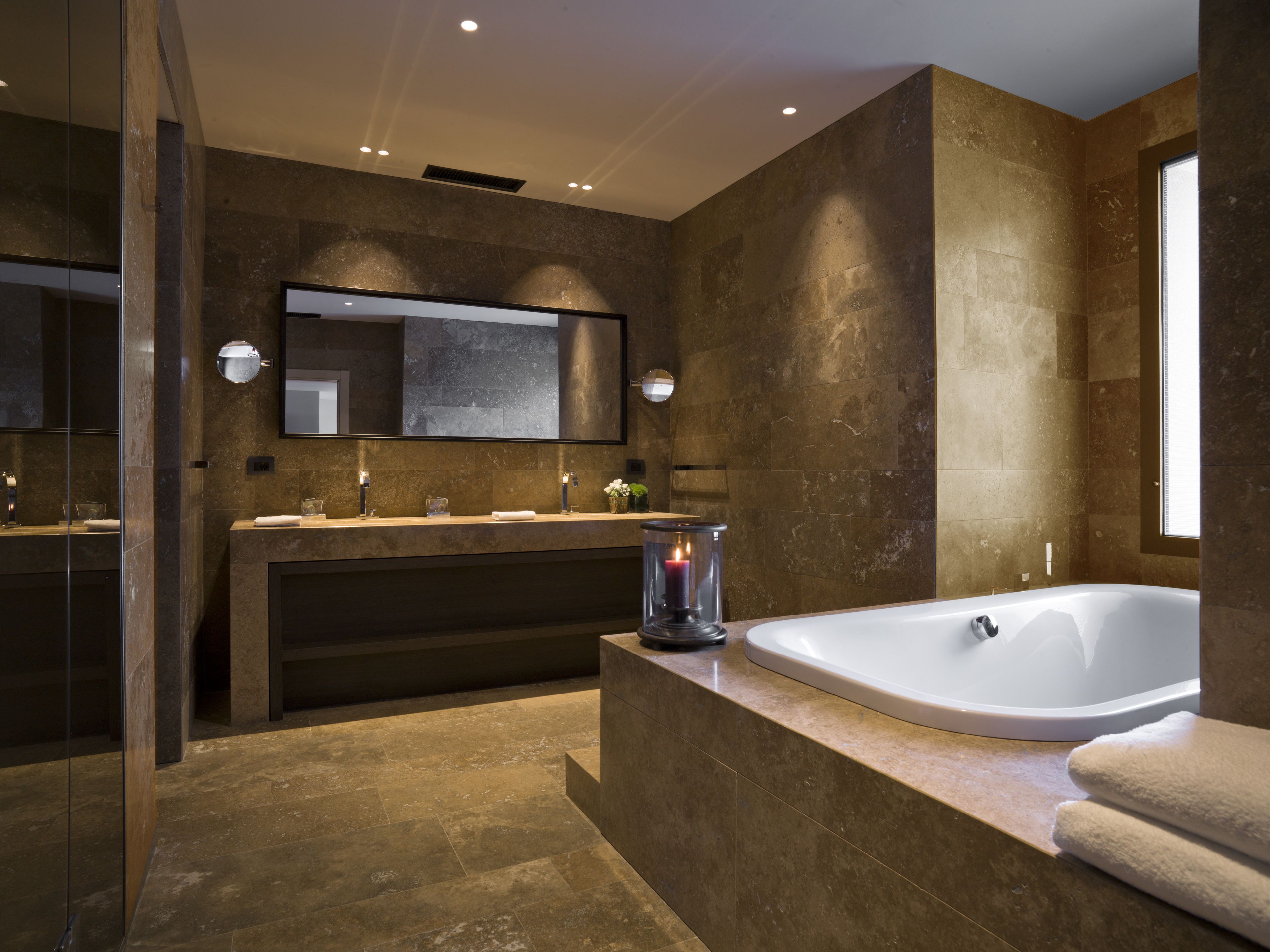 junior suite, lake view | bathroom | free toiletries, hair dryer, slippers, bidet