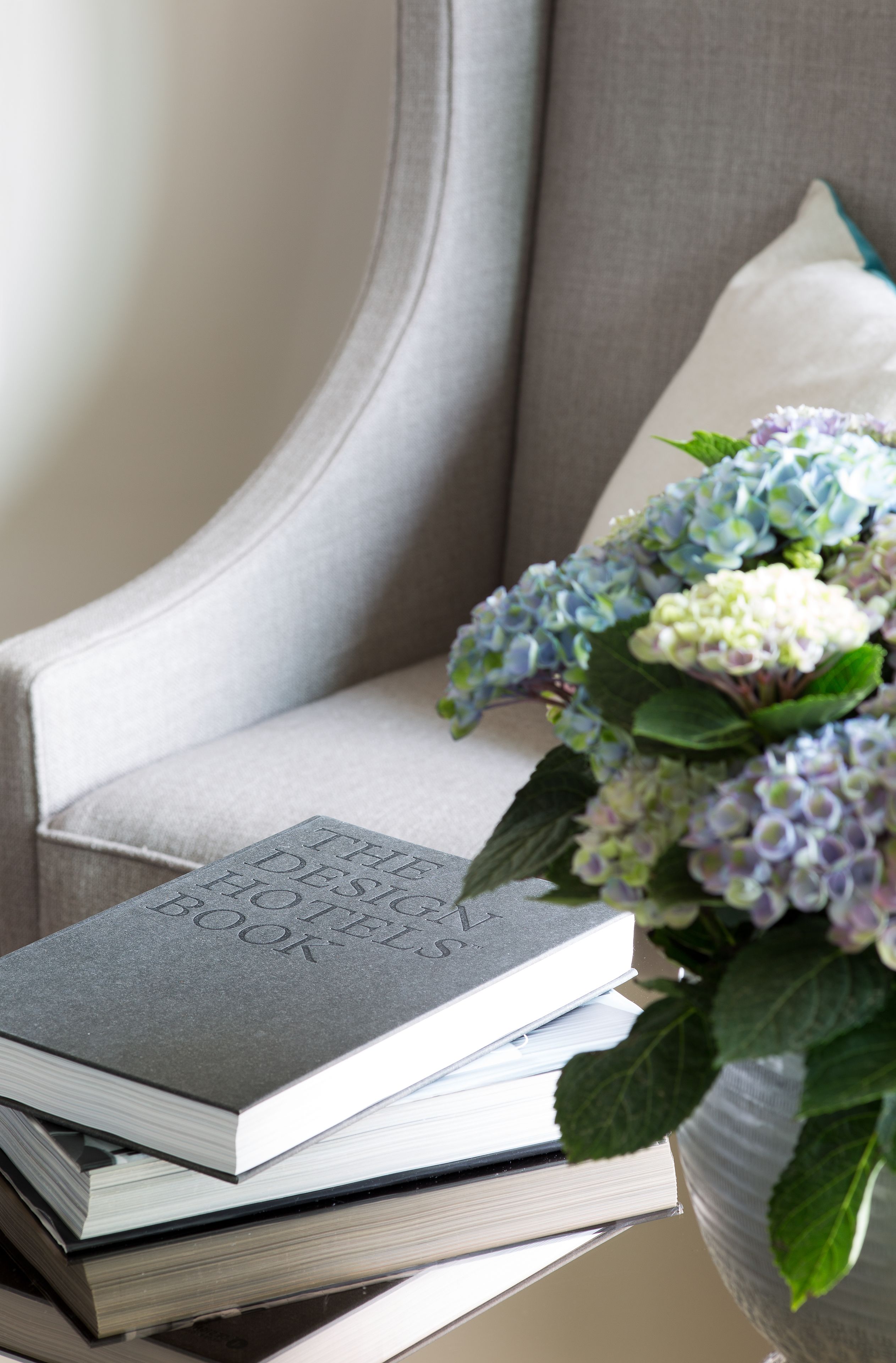 junior suite, lake view | frette italian sheets, premium bedding, in-room safe