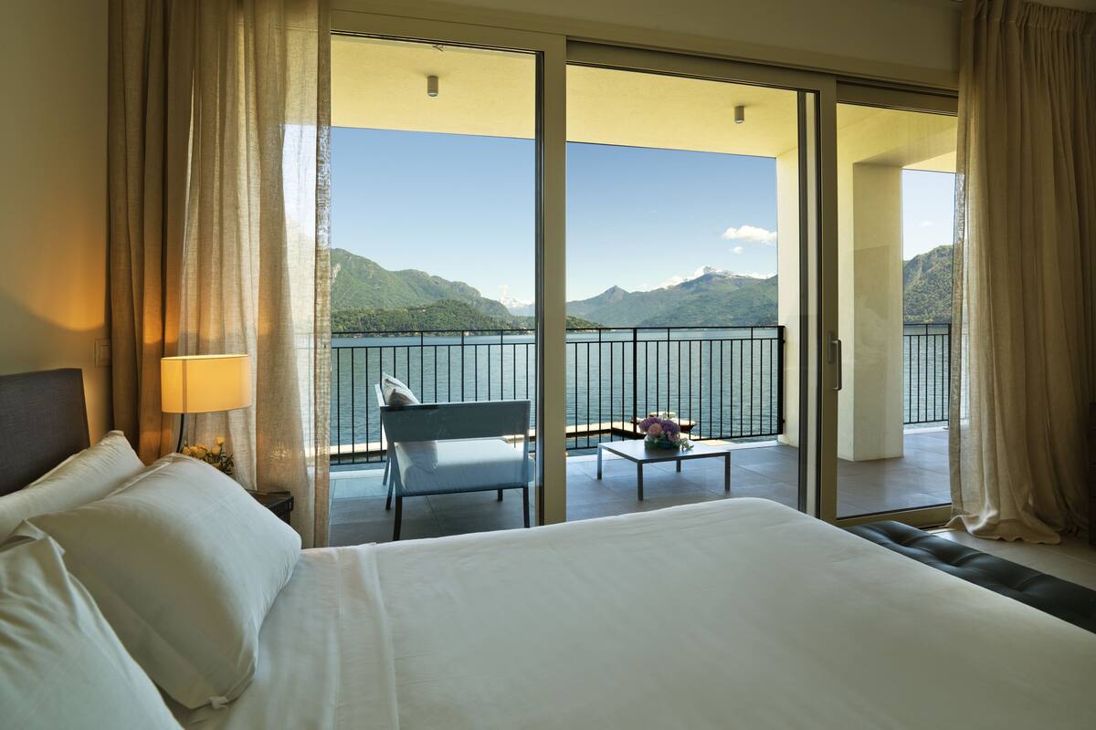 Appartement, 3 slaapkamers (Lakefront) | Italiaanse Frette-lakens, luxe beddengoed, een kluis op de kamer