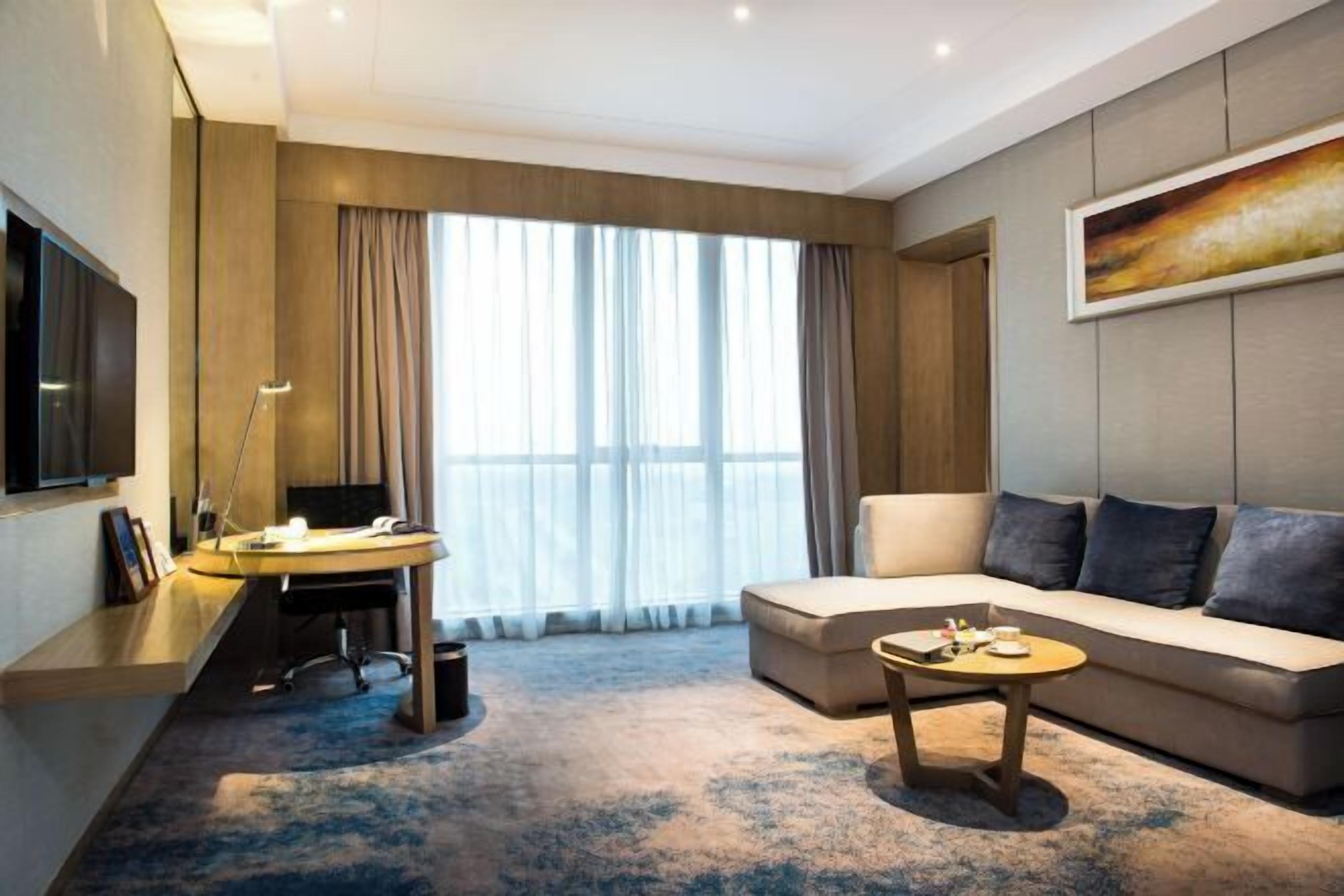 Cots/infant beds, alarm clocks