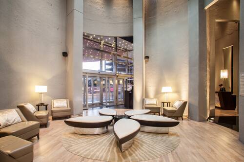 Lobby lounge