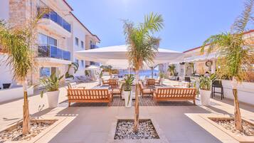 Vista frontal de la propiedad