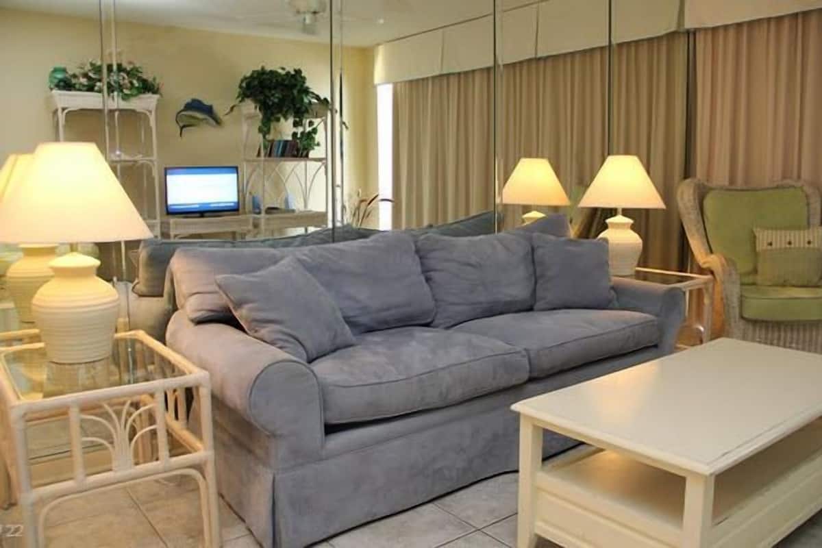 Appart'hôtel Standard, 3 chambres, 2 salles de bains, vue océan (1103) | Salle de séjour