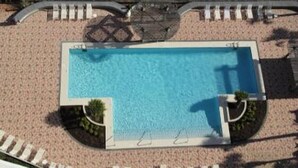 Outdoor pool - White Caps by Sugar Sands Realty (Orange Beach)