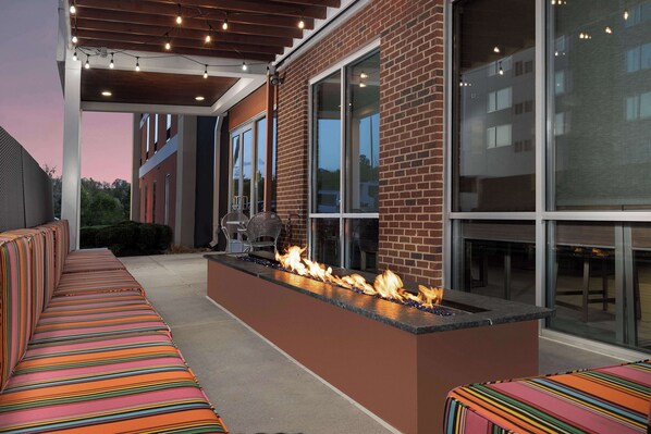 Fireplace - Home2 Suites by Hilton Knoxville West (Knoxville)