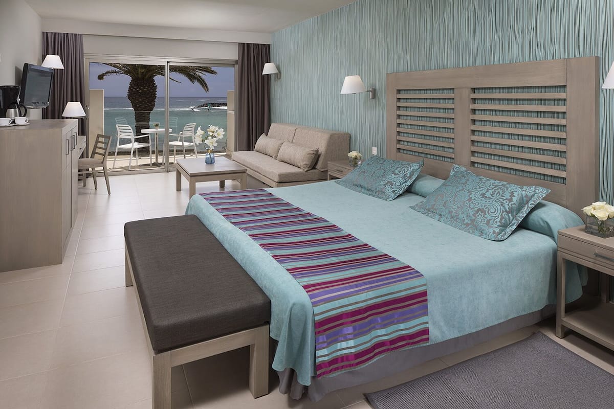 1 bedroom, in-room safe, desk, blackout curtains