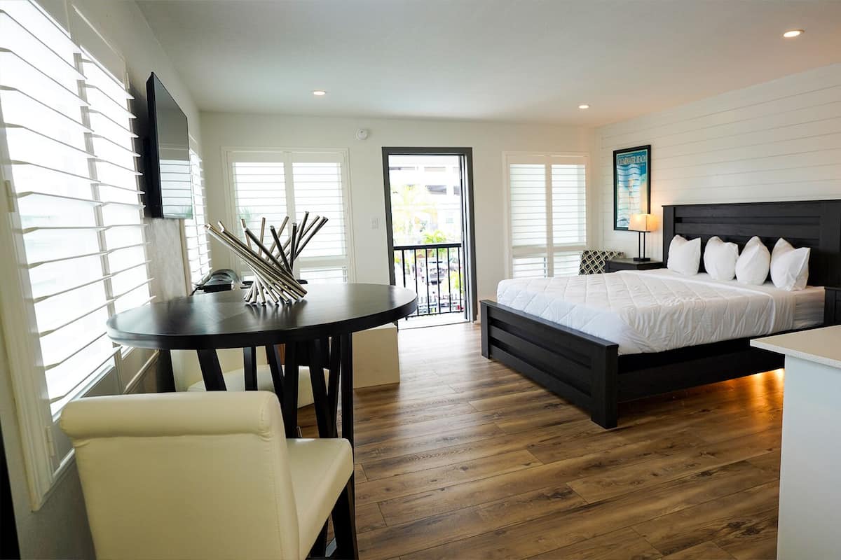 Honeymoon Suite | 1 bedroom, premium bedding, iron/ironing board, free WiFi