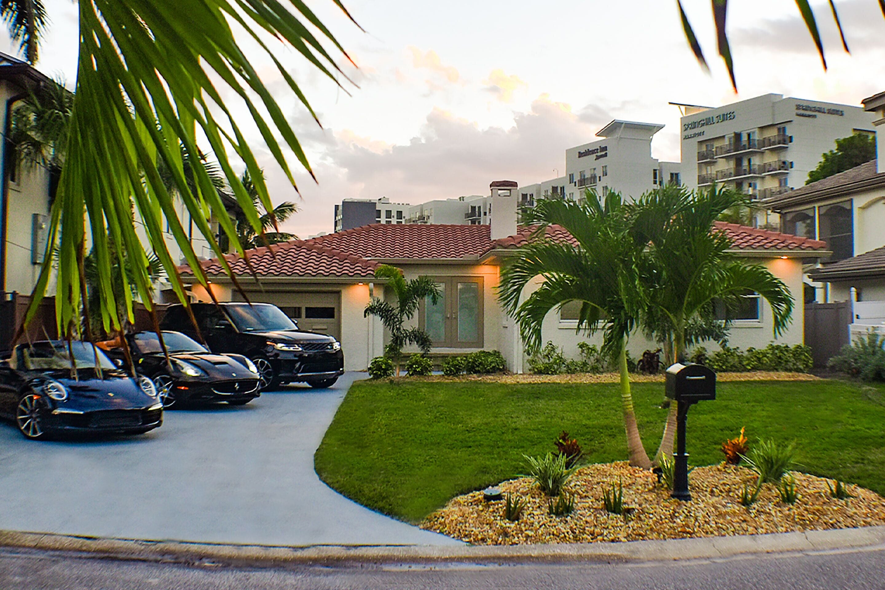 Waterfront House | Street view